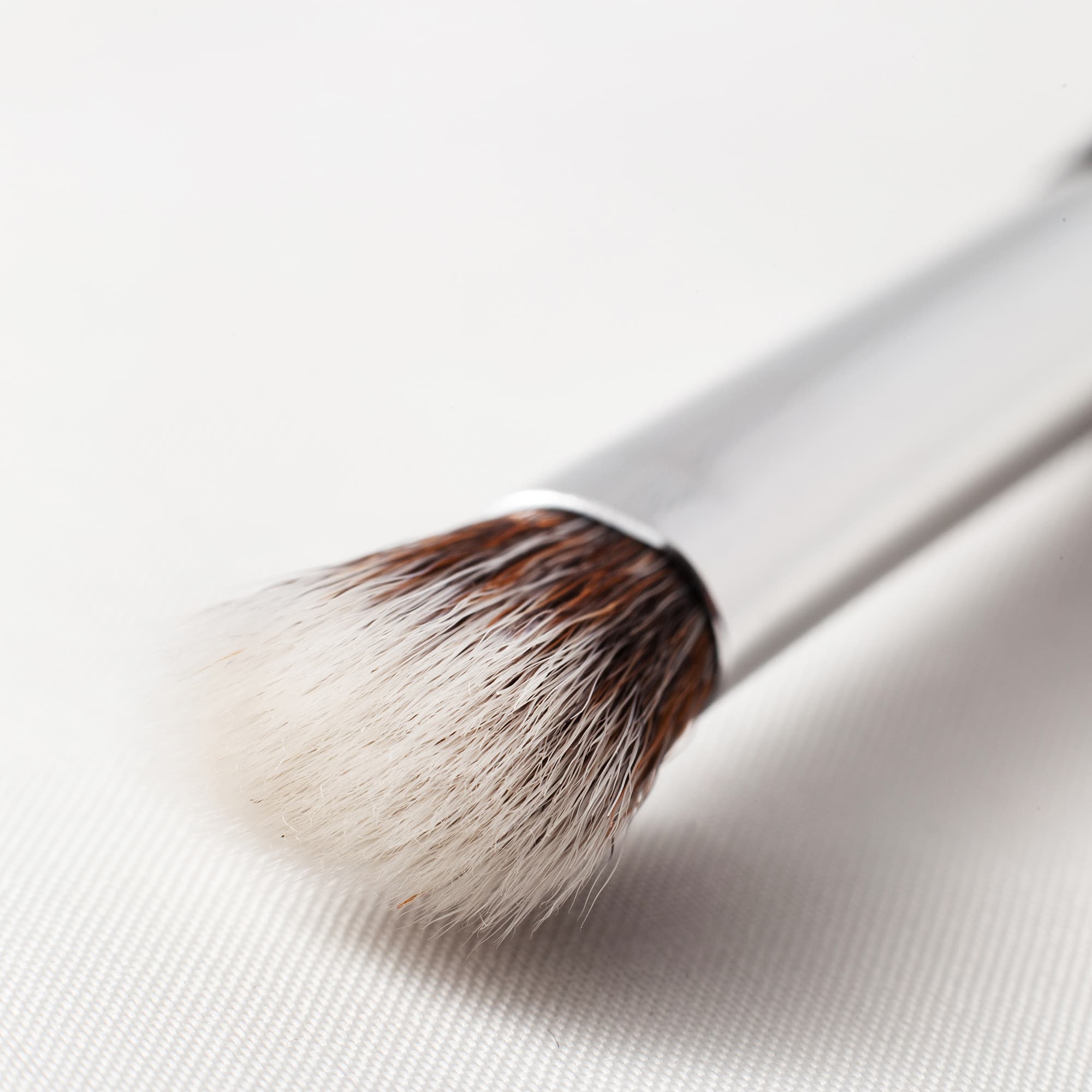 Large eye shadow brush / make-up kwast zwart