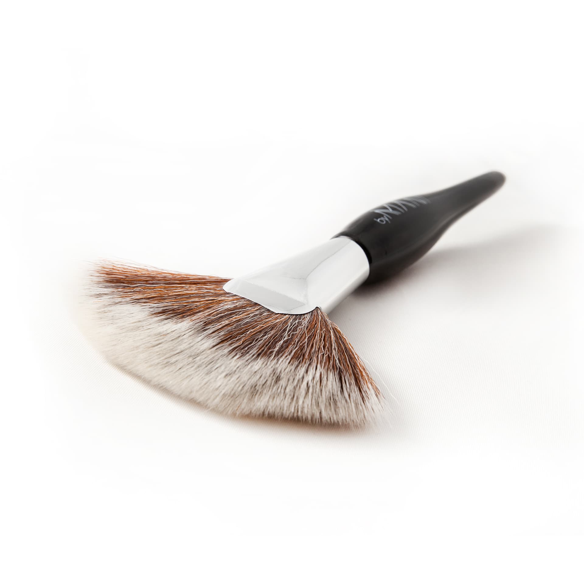 Fan brush / make-up kwast zwart 2