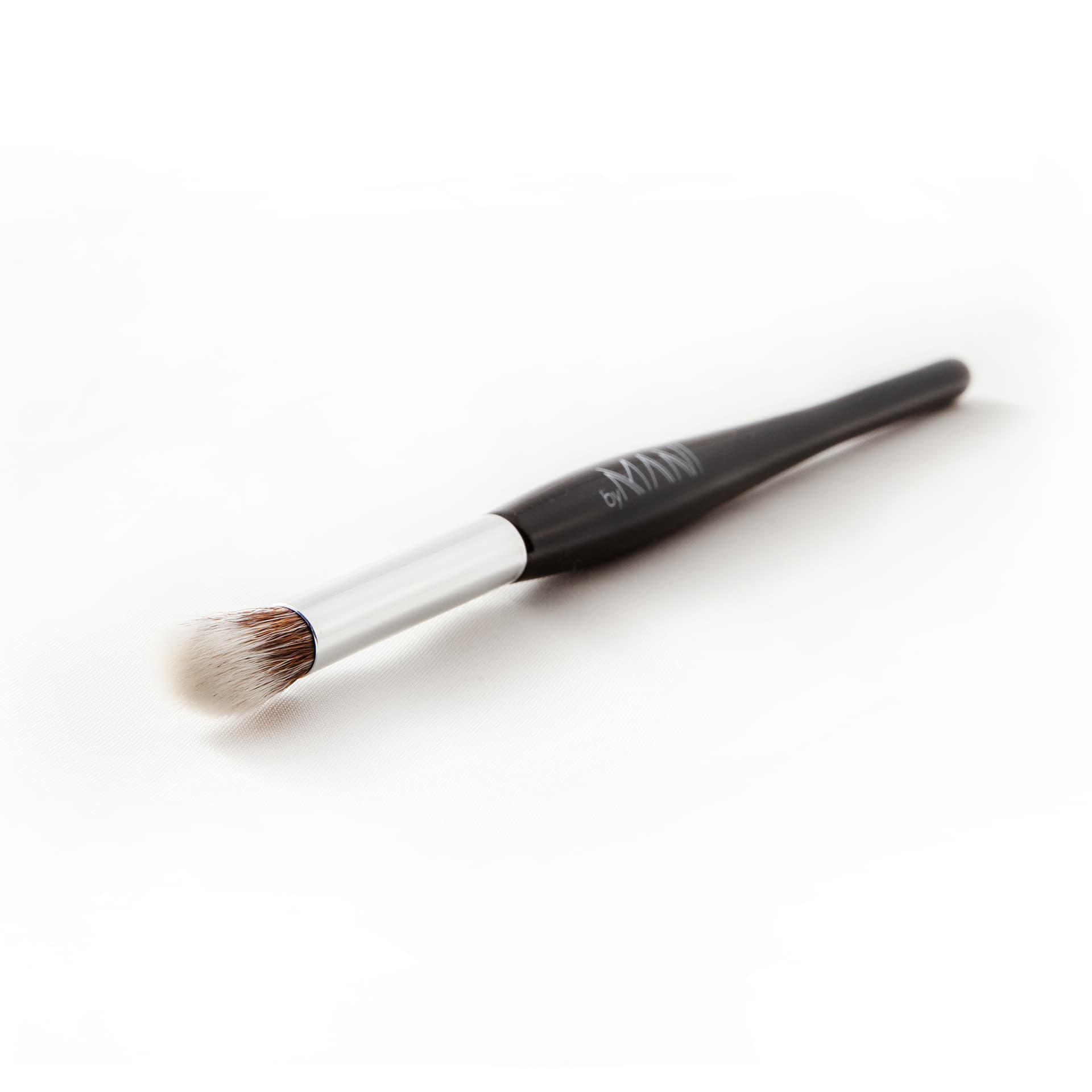 Angle shadow brush / make-up kwast zwart 2