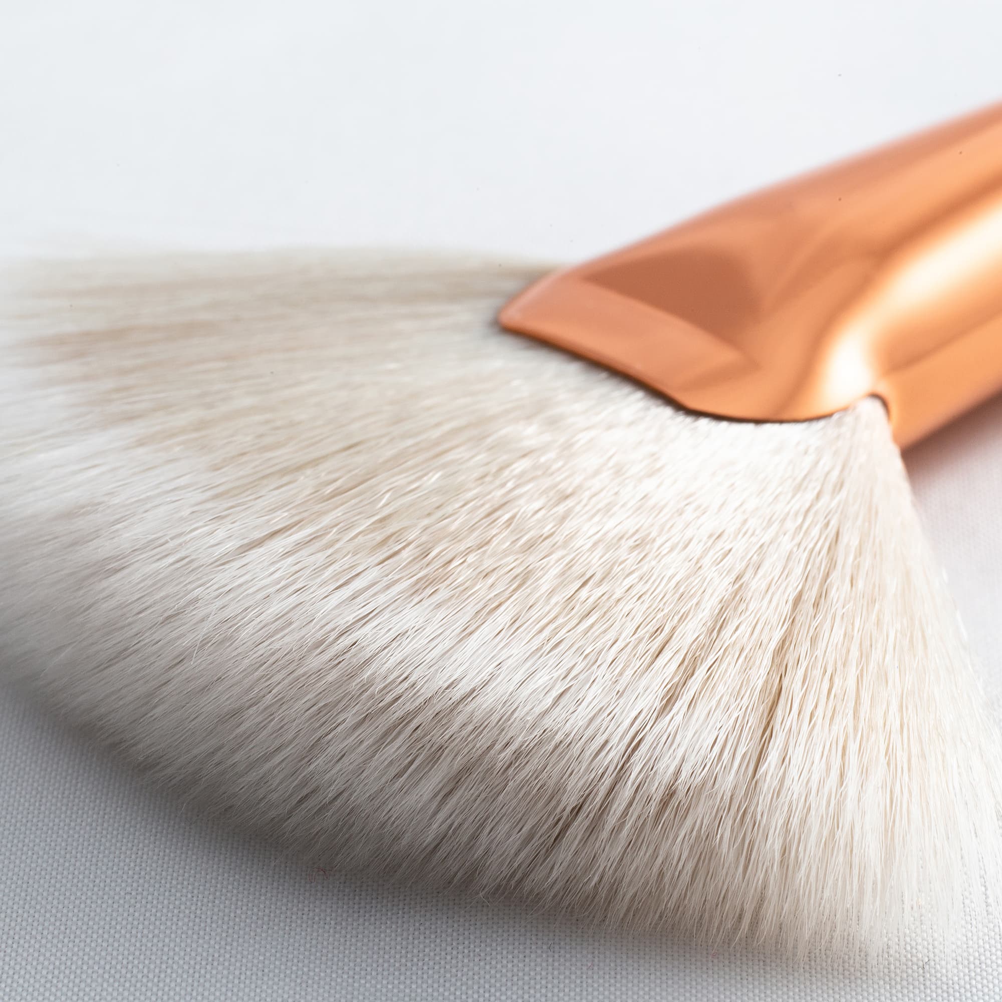 Fan brush / make-up kwast wit