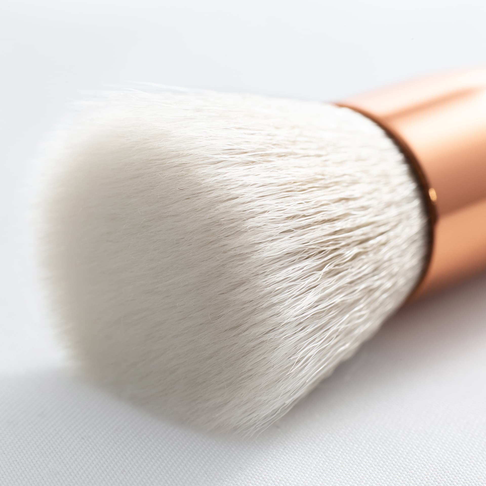 Flat buffer brush / make-up kwast wit 1