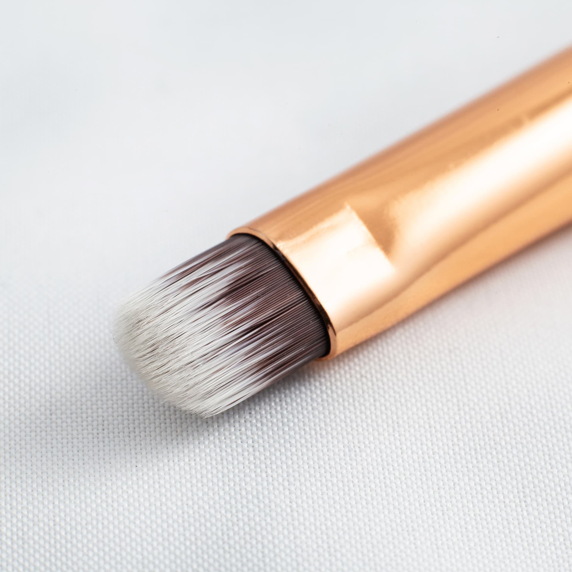 Small concealer brush / make-up kwast wit 1