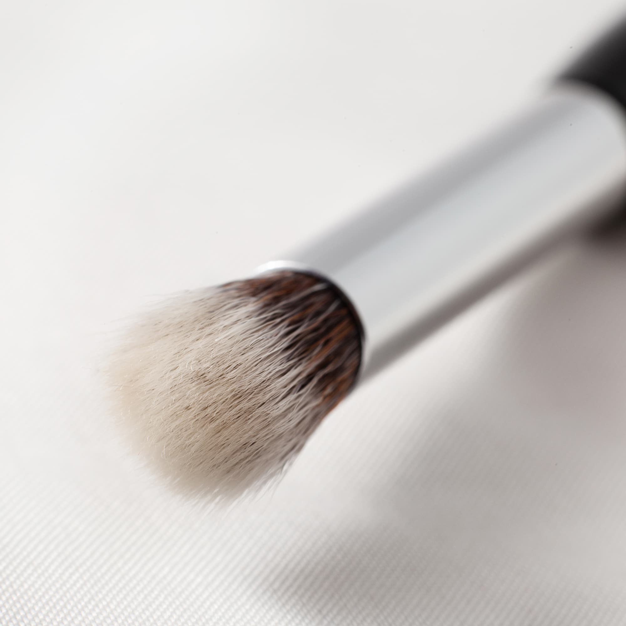 Mini eye shadow brush / make-up kwast zwart