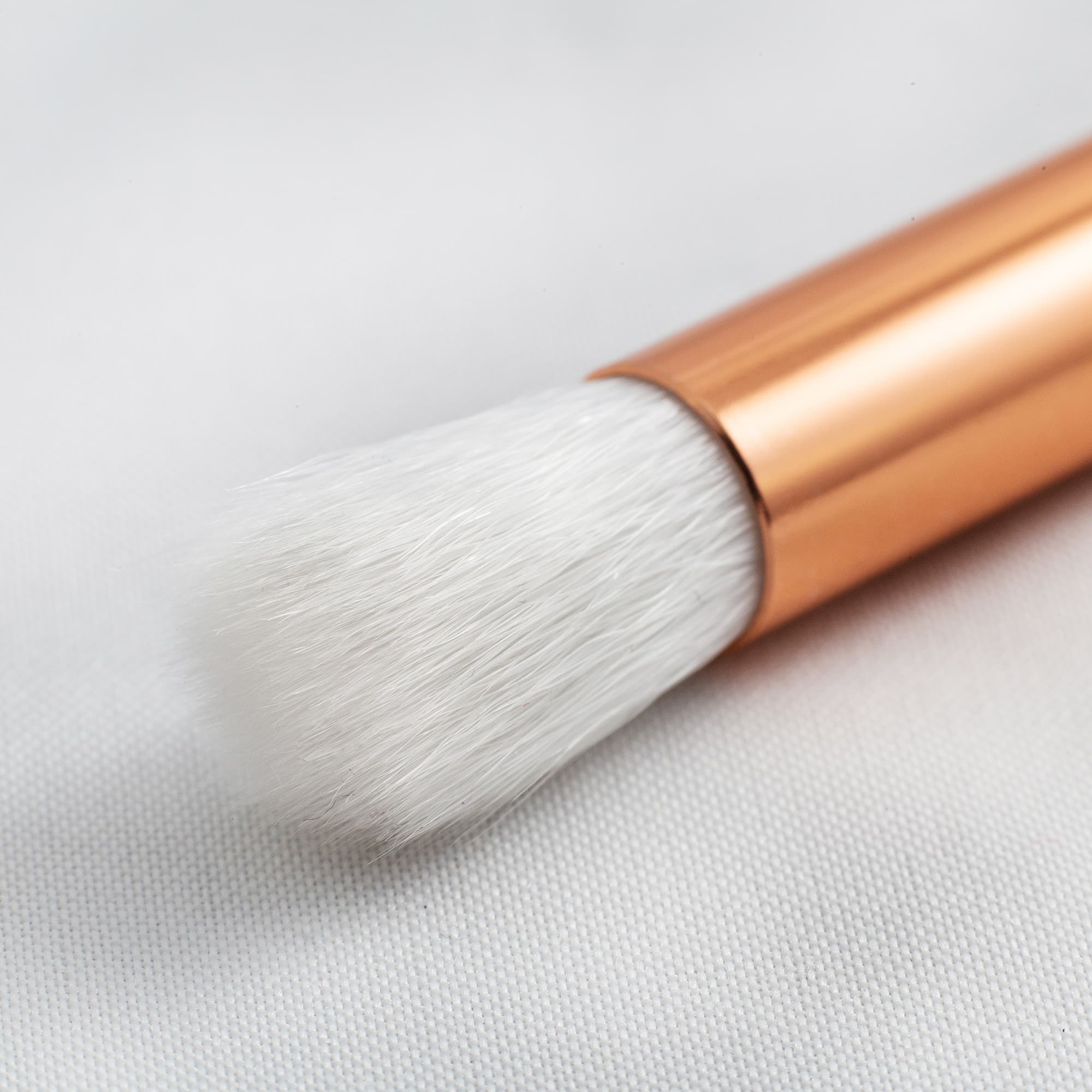 Round Eyeshadow brush / make-up kwast wit