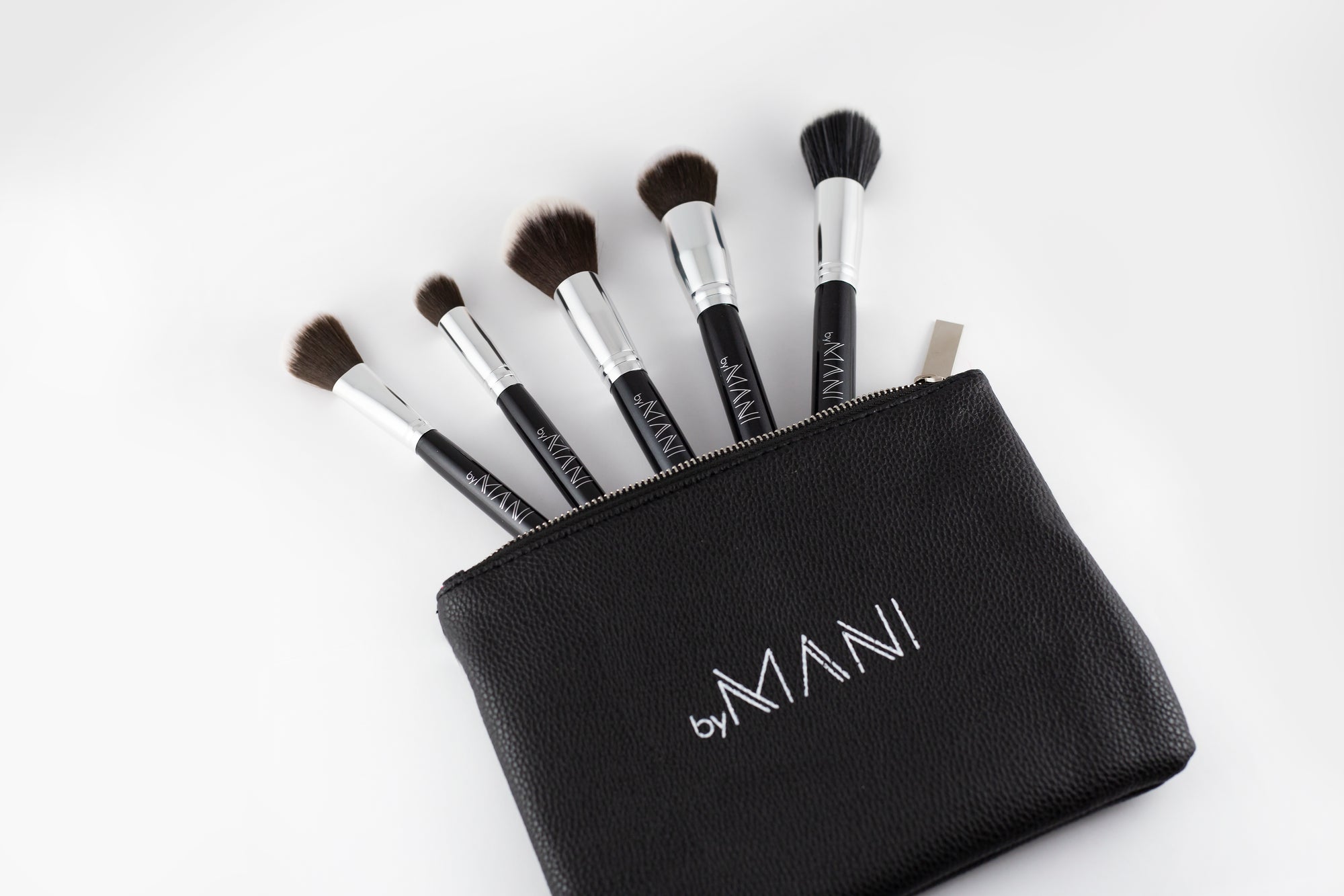 5-delige Professionele Make-up Kwastenset voor het Gezicht – Inclusief Zwarte Clutch